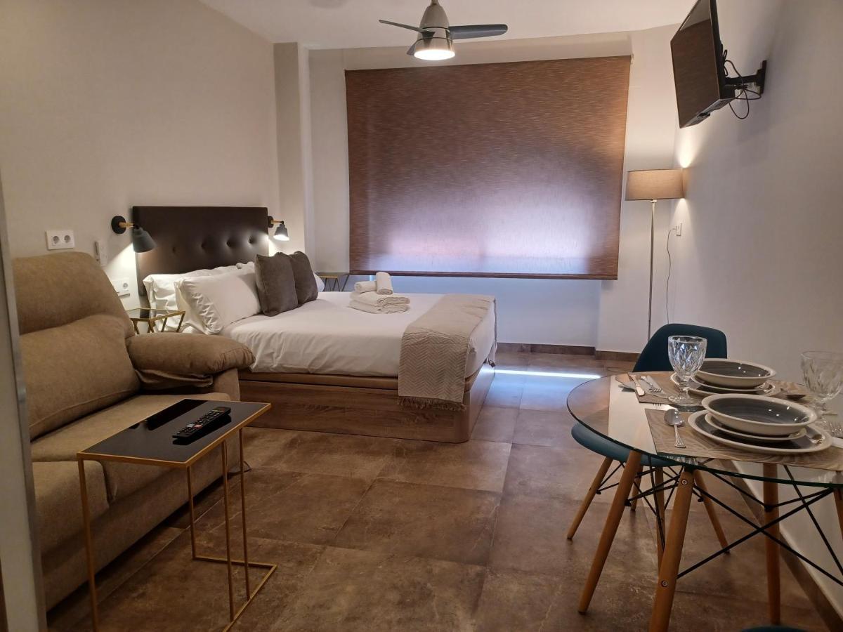 Acogedor Junto A Calle Betis, Triana-los Remedios * Séville