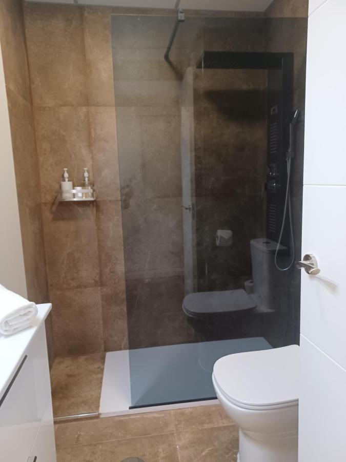Acogedor Junto A Calle Betis, Triana-los Remedios * Sevilla